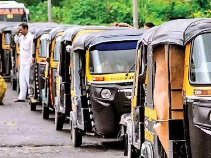 RTO's silent consent to looting? There is no tariff at the official rickshaw stand; The reality in Kalyan RTO area | लुटालुटीला आरटीओची मूक संमती? अधिकृत रिक्षा स्टॅंडवर दरपत्रकच नाही; कल्याण आरटीओ क्षेत्रातील वास्तव RTO's silent consent to looting? There is no tariff at the official rickshaw stand; The reality in Kalyan RTO area | लुटालुटीला आरटीओची मूक संमती? अधिकृत रिक्षा स्टॅंडवर दरपत्रकच नाही; कल्याण आरटीओ क्षेत्रातील वास्तव