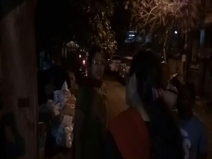 Shiv Sena has filed a complaint against Rasa, police station in connection with the development credit scam | VIDEO: विकासकामाचे श्रेय लाटण्याचा वादातून शिवसेना नागरसेविकांमध्येच राडा, पोलीस स्थानकात गुन्हा दाखल Shiv Sena has filed a complaint against Rasa, police station in connection with the development credit scam | VIDEO: विकासकामाचे श्रेय लाटण्याचा वादातून शिवसेना नागरसेविकांमध्येच राडा, पोलीस स्थानकात गुन्हा दाखल