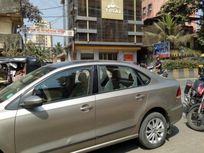 Robbery in broad daylight in Kalyan | भरदिवसा कारची काच फोडून सुमारे ६० ते ७० लांखाचे दागिने लंपास Robbery in broad daylight in Kalyan | भरदिवसा कारची काच फोडून सुमारे ६० ते ७० लांखाचे दागिने लंपास