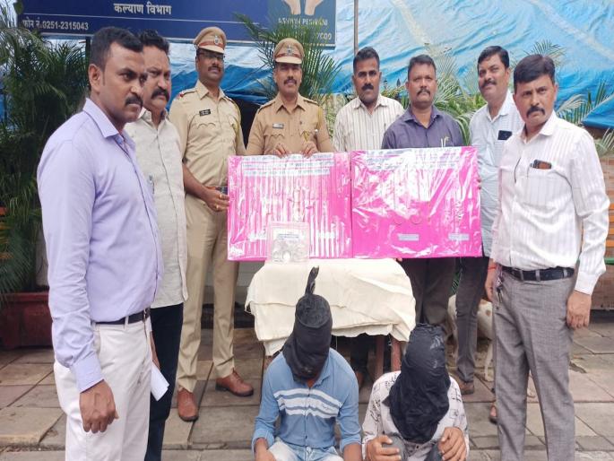 The police arrested the inn thieves who were burglarising the house and seized valuables worth eight lakhs | घरफोडी करणाऱ्या सराईत चोरट्यांना पोलिसांनी केली अटक, आठ लाखाचा मुद्देमाल हस्तगत The police arrested the inn thieves who were burglarising the house and seized valuables worth eight lakhs | घरफोडी करणाऱ्या सराईत चोरट्यांना पोलिसांनी केली अटक, आठ लाखाचा मुद्देमाल हस्तगत