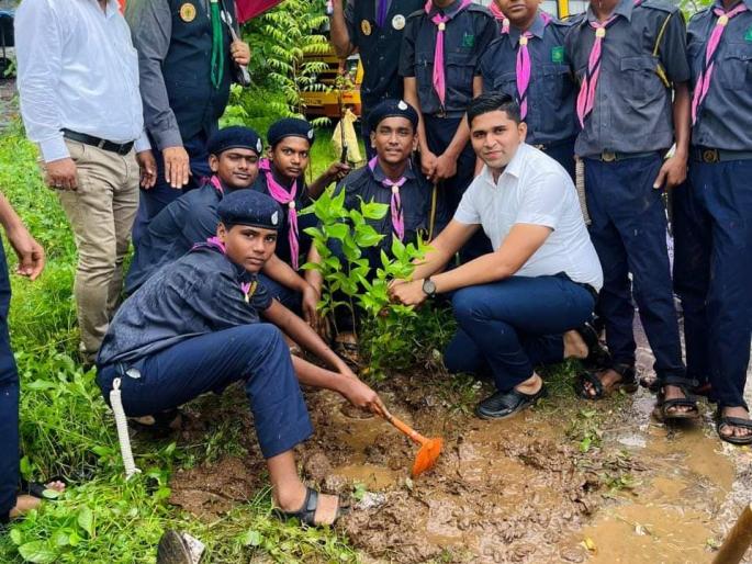 Tree plantation in Nandivali in Kalyan | कल्याणमधील नांदिवलीमध्ये वृक्षारोपण Tree plantation in Nandivali in Kalyan | कल्याणमधील नांदिवलीमध्ये वृक्षारोपण