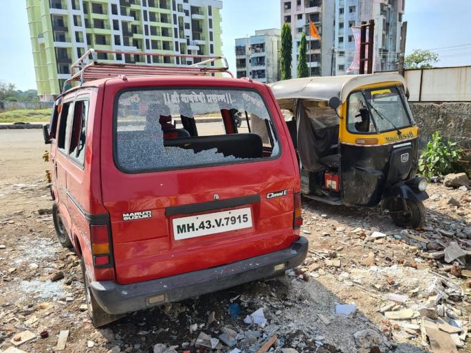 in kalyan group of youth broke into a house and beats police starts investigation | पिण्यासाठी पाणी न दिल्यानं टोळक्याकडून घरात घुसून मारहाण; शेजारच्या ६ गाड्या फोडल्या in kalyan group of youth broke into a house and beats police starts investigation | पिण्यासाठी पाणी न दिल्यानं टोळक्याकडून घरात घुसून मारहाण; शेजारच्या ६ गाड्या फोडल्या