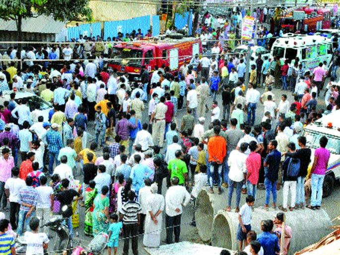 Kalyan Cavity Accident: '... And Our Friend Has Been Known' | कल्याण विहीर दुर्घटना: '...अन् डोळ्यांदेखत आमचा मित्र गेला' Kalyan Cavity Accident: '... And Our Friend Has Been Known' | कल्याण विहीर दुर्घटना: '...अन् डोळ्यांदेखत आमचा मित्र गेला'