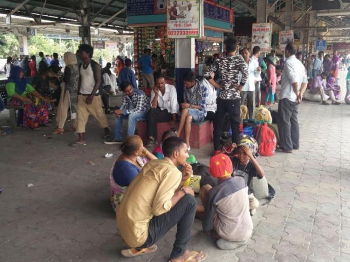 Question mark on the health of 2.5 lakh passengers traveling through Kalyan junction station | कल्याण जंक्शन स्थानकातून प्रवास करणाऱ्या २.५ लाख प्रवाशांच्या आरोग्यावर प्रश्नचिन्ह Question mark on the health of 2.5 lakh passengers traveling through Kalyan junction station | कल्याण जंक्शन स्थानकातून प्रवास करणाऱ्या २.५ लाख प्रवाशांच्या आरोग्यावर प्रश्नचिन्ह