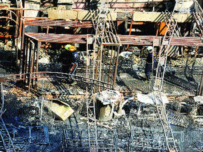 Kamla Mills Fire : Owners of Mojo Bistro also added as accused in the original FIR | Kamala Mills fire : कमला मिल आग दुर्घटनाप्रकरणी मोजो बिस्ट्रो पबचा मालक युग पाठकला बेड्या