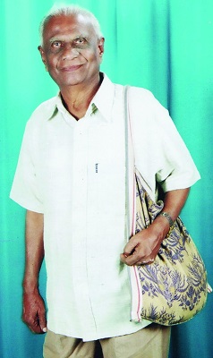 Dalit friend Tatya Kovale behind the curtain of time | दलित मित्र तात्या कोवळे काळाच्या पडद्याआड Dalit friend Tatya Kovale behind the curtain of time | दलित मित्र तात्या कोवळे काळाच्या पडद्याआड