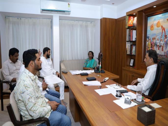 Revolt of Pune first mayor Kamal vyvhare from Congress Joining the Swarajya Party | पुण्याच्या पहिल्या महापौर कमल व्यवहारेंची काँग्रेसमधून बंडखोरी; स्वराज्य पक्षात प्रवेश Revolt of Pune first mayor Kamal vyvhare from Congress Joining the Swarajya Party | पुण्याच्या पहिल्या महापौर कमल व्यवहारेंची काँग्रेसमधून बंडखोरी; स्वराज्य पक्षात प्रवेश
