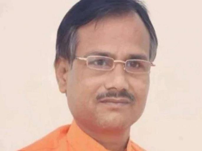 Kamlesh Tiwari's mother claims to have met the chief minister due to police pressure | पोलिसांच्या दबावामुळे घेतली मुख्यमंत्र्यांची भेट, कमलेश तिवारींच्या आईचा दावा Kamlesh Tiwari's mother claims to have met the chief minister due to police pressure | पोलिसांच्या दबावामुळे घेतली मुख्यमंत्र्यांची भेट, कमलेश तिवारींच्या आईचा दावा
