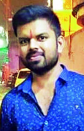 Suicide by strangling a student | विद्यार्थ्याची गळफास लावून आत्महत्या Suicide by strangling a student | विद्यार्थ्याची गळफास लावून आत्महत्या