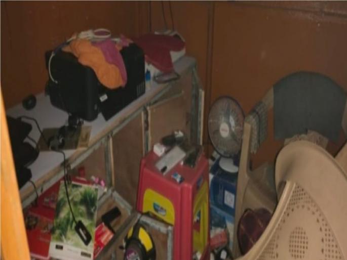 Two shops were burglarized by thieves in Kankavali; Challenge to the police | कणकवलीत चोरट्यांचा धुमाकूळ, दोन दुकाने फोडली; पोलिसांसमोर आव्हान Two shops were burglarized by thieves in Kankavali; Challenge to the police | कणकवलीत चोरट्यांचा धुमाकूळ, दोन दुकाने फोडली; पोलिसांसमोर आव्हान