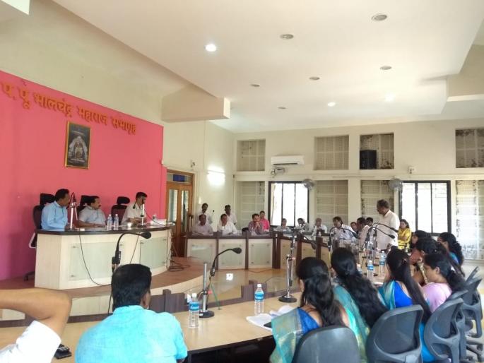 Road renovation works! | रस्ता नूतनीकरण कामाच्या मुद्यावरून खडाजँगी ! कणकवली नगरपंचायत सभा Road renovation works! | रस्ता नूतनीकरण कामाच्या मुद्यावरून खडाजँगी ! कणकवली नगरपंचायत सभा