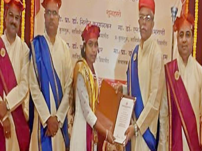 Kanchan Yevle Hiss University Gold Medal | कांचन येवले हिस विद्यापीठाचे सुवर्णपदक Kanchan Yevle Hiss University Gold Medal | कांचन येवले हिस विद्यापीठाचे सुवर्णपदक