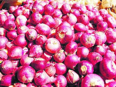 40% duty on onion exports; Dissatisfaction among farmers; Fear of falling prices | कांदा निर्यातीवर ४०% शुल्क लागू; शेतकऱ्यांमध्ये असंतोष; भाव पडण्याची भीती 40% duty on onion exports; Dissatisfaction among farmers; Fear of falling prices | कांदा निर्यातीवर ४०% शुल्क लागू; शेतकऱ्यांमध्ये असंतोष; भाव पडण्याची भीती