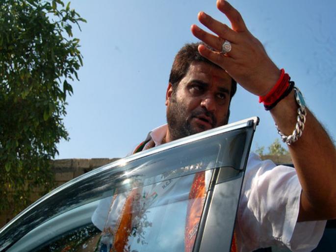 NCP MLA Kandhal Jadeja arrested | गुजरातमधील राष्ट्रवादीच्या एकमेव आमदाराला अटक NCP MLA Kandhal Jadeja arrested | गुजरातमधील राष्ट्रवादीच्या एकमेव आमदाराला अटक