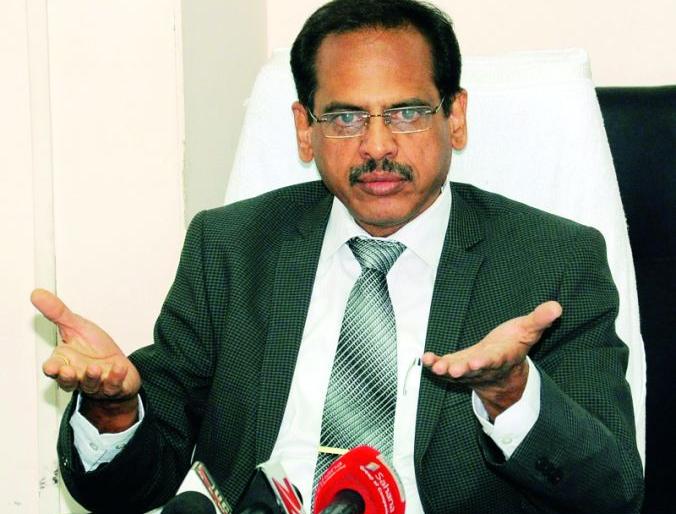 Pay a Day to Fight 'Corona': The Vice-Chancellor's Call | 'कोरोना'शी लढ्यासाठी एका दिवसाचे वेतन द्या : कुलगुरूंचे आवाहन Pay a Day to Fight 'Corona': The Vice-Chancellor's Call | 'कोरोना'शी लढ्यासाठी एका दिवसाचे वेतन द्या : कुलगुरूंचे आवाहन