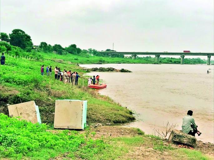 Two drowned in Kanhan river in Nagpur district | नागपूर जिल्ह्यातील कन्हान नदीत दोघांचा बुडून मृत्यू Two drowned in Kanhan river in Nagpur district | नागपूर जिल्ह्यातील कन्हान नदीत दोघांचा बुडून मृत्यू