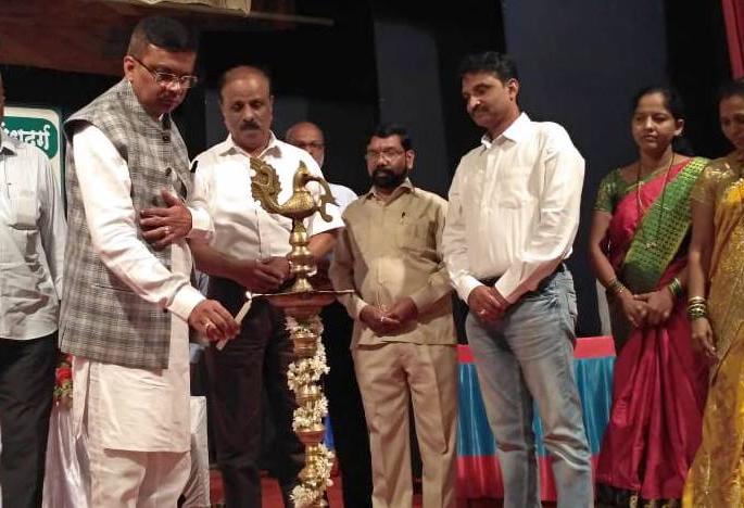 Sindhudurg: 'Lupine' Social Work Direction: Kaushalendra Singh | सिंधुदुर्ग : ‘लुपीन’ची सामाजिक कार्यातून दिशा : कौशल्येंद्र सिंह Sindhudurg: 'Lupine' Social Work Direction: Kaushalendra Singh | सिंधुदुर्ग : ‘लुपीन’ची सामाजिक कार्यातून दिशा : कौशल्येंद्र सिंह