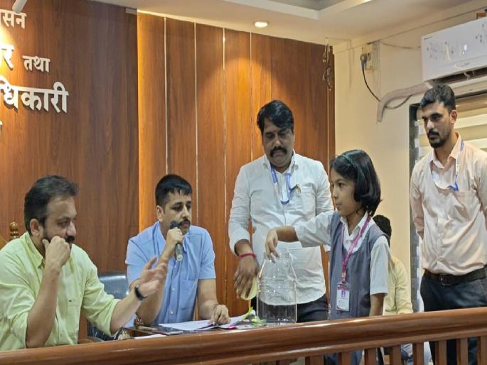 Reservation of 16 gan for the post of member of Kankavali Panchayat Samiti announced | कणकवली पंचायत समितीच्या ८ जागा महिलांसाठी आरक्षित, सभापती पदासाठी 'या' मतदारसंघात चुरस होणार