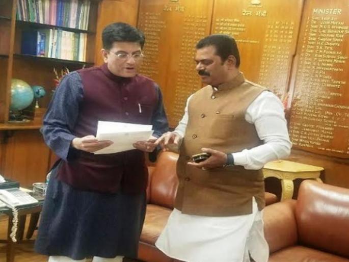 The demand for four new railway stations on the Kasara-Karjat route | कसारा-कर्जत मार्गावर चार नव्या रेल्वे स्थानकांची मागणी The demand for four new railway stations on the Kasara-Karjat route | कसारा-कर्जत मार्गावर चार नव्या रेल्वे स्थानकांची मागणी
