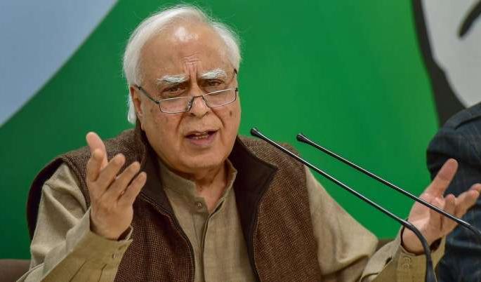 Kapil Sibal's Facebook post was also deleted after Preity Gandhi's tweet | प्रिती गांधींच्या ट्विटनंतर कपिल सिब्बल यांची फेसबुक पोस्टही डिलीट Kapil Sibal's Facebook post was also deleted after Preity Gandhi's tweet | प्रिती गांधींच्या ट्विटनंतर कपिल सिब्बल यांची फेसबुक पोस्टही डिलीट
