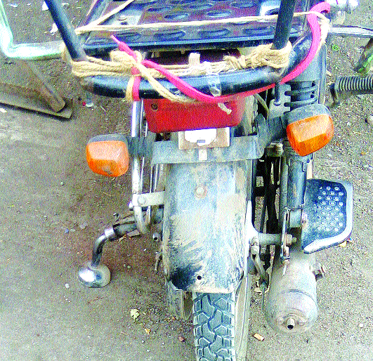 The figures on the plate Where is 'number'? | ‘प्लेट’वरचे आकडे गूल; ‘नंबर’ कहाँ है?