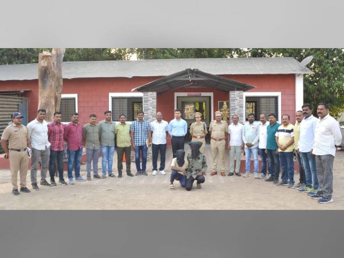 'He' murdered for robbery, body thrown in river; Two arrested, one escapes | 'तो' खून लुटमारीसाठी, मृतदेह फेकलेला नदीत; दोघांना अटक, एकजण पसार 'He' murdered for robbery, body thrown in river; Two arrested, one escapes | 'तो' खून लुटमारीसाठी, मृतदेह फेकलेला नदीत; दोघांना अटक, एकजण पसार