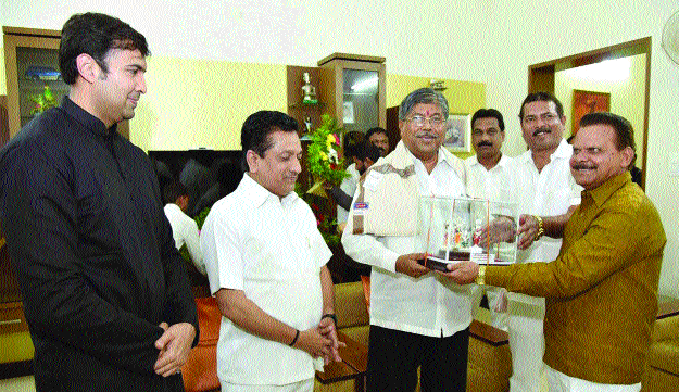 Chandrakant Dash | चंद्रकांतदादांची सावध खेळी