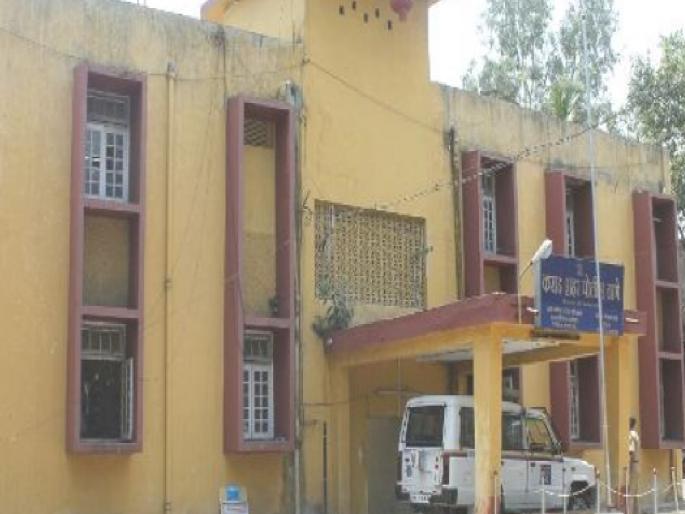 Married commits suicide; Crime against four persons in Atake Satara District | Satara: विहिरीत चप्पल तरंगताना दिसली अन् कळले विवाहितेने आत्महत्या केली; चौघांवर गुन्हा Married commits suicide; Crime against four persons in Atake Satara District | Satara: विहिरीत चप्पल तरंगताना दिसली अन् कळले विवाहितेने आत्महत्या केली; चौघांवर गुन्हा