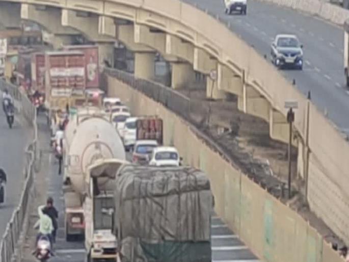 The traffic branch prepared an action plan to prevent accidents at Kolhapur Naka in Karad | Satara: कऱ्हाडात ‘ब्लॅक स्पॉट’ घटले, अपघातही कमी झाले The traffic branch prepared an action plan to prevent accidents at Kolhapur Naka in Karad | Satara: कऱ्हाडात ‘ब्लॅक स्पॉट’ घटले, अपघातही कमी झाले