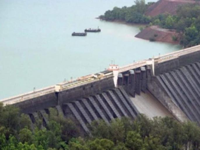 Heavy rainfall in the Koyna area; Increase by one TMC for water | कोयना धरण पाणलोट क्षेत्रात पावसाचा जोर; पाणीसाठ्यात एक टीएमसीने वाढ