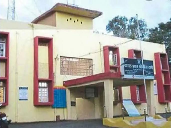 A youth assaulted a female traffic police officer in Karad satara | कारवाई कराच, मग बघून घेतो!; महिला वाहतूक पोलिसाला दमदाटी, कऱ्हाडात युवकावर कारवाई A youth assaulted a female traffic police officer in Karad satara | कारवाई कराच, मग बघून घेतो!; महिला वाहतूक पोलिसाला दमदाटी, कऱ्हाडात युवकावर कारवाई