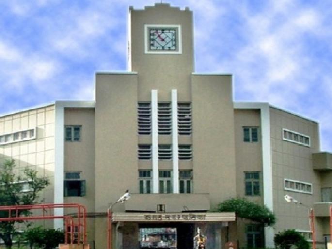 The court sentenced four workers of Prahar Sangathan for locking the office of the Mayor in Karad Municipality from outside and keeping the constable locked up | Satara: नगराध्यक्षांच्या कक्षाला टाळे ठोकणे भोवले; ‘प्रहार’च्या चौघांना शिक्षा; कऱ्हाड न्यायालयाचा निकाल  The court sentenced four workers of Prahar Sangathan for locking the office of the Mayor in Karad Municipality from outside and keeping the constable locked up | Satara: नगराध्यक्षांच्या कक्षाला टाळे ठोकणे भोवले; ‘प्रहार’च्या चौघांना शिक्षा; कऱ्हाड न्यायालयाचा निकाल