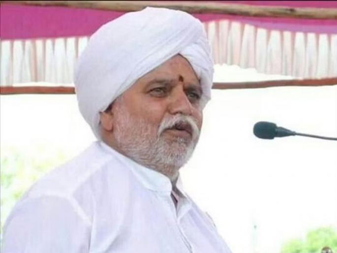 bandatatya karadkar tongue slipped and he said mahatma gandhi non violence was the wrong way to get freedom | बंडातात्या कराडकरांची जीभ घसरली! म्हणाले, स्वातंत्र्य मिळवण्यासाठी महात्मा गांधींचा अहिंसा मार्ग... bandatatya karadkar tongue slipped and he said mahatma gandhi non violence was the wrong way to get freedom | बंडातात्या कराडकरांची जीभ घसरली! म्हणाले, स्वातंत्र्य मिळवण्यासाठी महात्मा गांधींचा अहिंसा मार्ग...