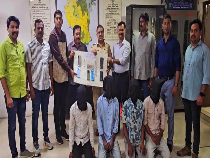 Quartet arrested for theft, burglary waliv police success in nalasopara | चोरी, घरफोडी करणाऱ्या चौकडीला अटक,वालीव पोलिसांना यश Quartet arrested for theft, burglary waliv police success in nalasopara | चोरी, घरफोडी करणाऱ्या चौकडीला अटक,वालीव पोलिसांना यश