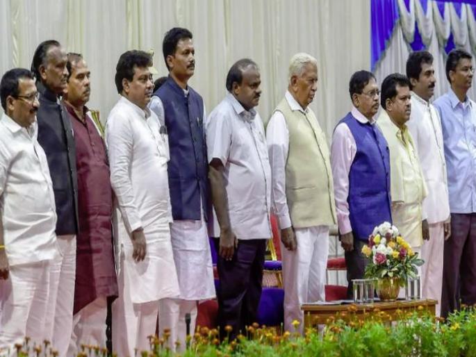 kumaraswamy cabinet expansion dropped minister ramesh jarkiholi threatens to quit congress in karnataka | कर्नाटकात मंत्रिमंडळ विस्तारानंतर काँग्रेसमध्ये नाराजी; बंडखोरांना भाजपाची ऑफर kumaraswamy cabinet expansion dropped minister ramesh jarkiholi threatens to quit congress in karnataka | कर्नाटकात मंत्रिमंडळ विस्तारानंतर काँग्रेसमध्ये नाराजी; बंडखोरांना भाजपाची ऑफर