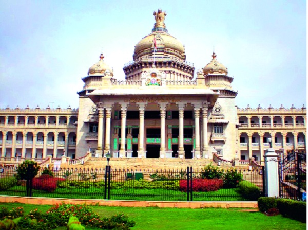 Belgaon: The issue of development of north Karnataka is the key | बेळगाव : उत्तर कर्नाटकच्या विकासाचा मुद्दा कळीचा Belgaon: The issue of development of north Karnataka is the key | बेळगाव : उत्तर कर्नाटकच्या विकासाचा मुद्दा कळीचा