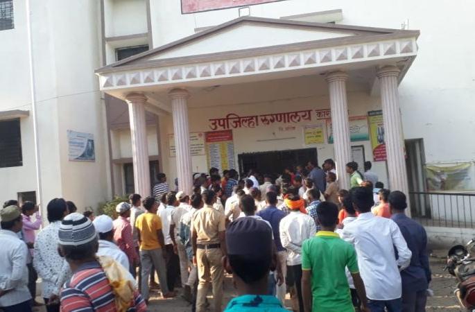 Fight between Two students in Class; The death of one | दहावीच्या दोन विद्यार्थ्यांमध्ये वर्गातच हाणामारी; एकाचा मृत्यू Fight between Two students in Class; The death of one | दहावीच्या दोन विद्यार्थ्यांमध्ये वर्गातच हाणामारी; एकाचा मृत्यू
