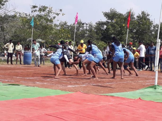 women kabbadi at karanja | कारंजात जमली महिला कबड्डीपटूंची मांदियाळी! women kabbadi at karanja | कारंजात जमली महिला कबड्डीपटूंची मांदियाळी!