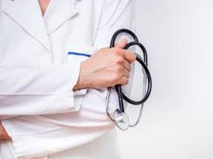 Four doctors found absent in Karanja sub-district hospital | कारंजा उपजिल्हा रुग्णालयात चार डॉक्टर आढळले गैरहजर! Four doctors found absent in Karanja sub-district hospital | कारंजा उपजिल्हा रुग्णालयात चार डॉक्टर आढळले गैरहजर!
