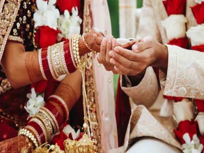 It will examine the legal rights of children born out of 'kareva' marriages - Delhi High Court | पतीच्या मृत्यूनंतर दीरासोबत लावलं जातं लग्न; काय आहे 'करेवा विवाह'?, दिल्ली हायकोर्टासमोर पेच It will examine the legal rights of children born out of 'kareva' marriages - Delhi High Court | पतीच्या मृत्यूनंतर दीरासोबत लावलं जातं लग्न; काय आहे 'करेवा विवाह'?, दिल्ली हायकोर्टासमोर पेच