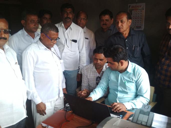 Administration Roof for connectivity at Karachi | कराडी येथे कनेक्टीव्हीटीसाठी प्रशासन छतावर Administration Roof for connectivity at Karachi | कराडी येथे कनेक्टीव्हीटीसाठी प्रशासन छतावर