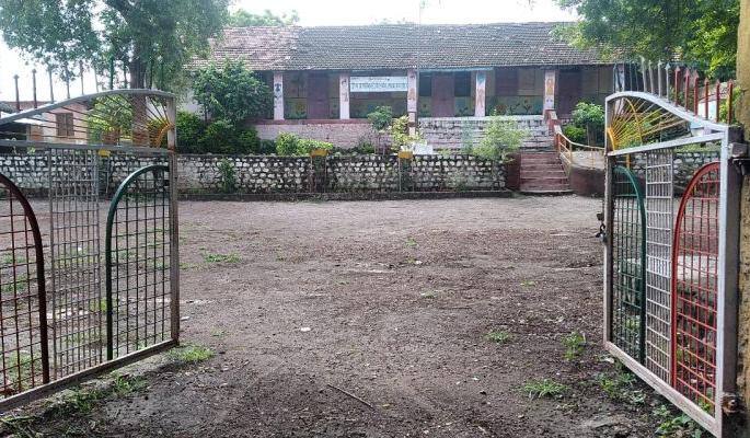 ‘Semi English’ in Karkheda Zilla Parishad School; Convenience for students! | कारखेडा जिल्हा परिषद शाळेत ‘सेमी इंग्रजी’; विद्यार्थ्यांची झाली सोय! ‘Semi English’ in Karkheda Zilla Parishad School; Convenience for students! | कारखेडा जिल्हा परिषद शाळेत ‘सेमी इंग्रजी’; विद्यार्थ्यांची झाली सोय!