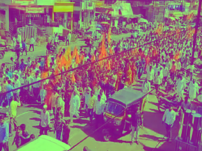 Protest march against police inspectors in Karmad, traffic stopped on Jalna Road | पोलीस निरीक्षकांविरोधात करमाडमध्ये निषेध मोर्चा, जालना रोडवडील वाहतूक ठप्प  Protest march against police inspectors in Karmad, traffic stopped on Jalna Road | पोलीस निरीक्षकांविरोधात करमाडमध्ये निषेध मोर्चा, जालना रोडवडील वाहतूक ठप्प