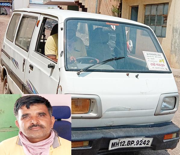 Highly educated Sunil earned Rs 6 lakh from selling grapefruit grapes | उच्चशिक्षित सुनीलनेघरपोच द्राक्ष विक्रीतून मिळविले सहा लाखांचे उत्पन्न