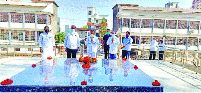 Autonomous university announcement stalled | ३१ वर्षांनंंतर पहिल्यादाच शरद पवारांची अनुपस्थिती ...स्वायत्त विद्यापीठ घोषणा रखडली