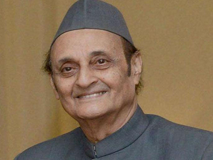 Senior Congress leader Karna Singh supports removal of Article 370 | काँग्रेसचे ज्येष्ठ नेते कर्ण सिंह यांचा कलम ३७० हटवण्यास पाठिंबा, म्हणाले निर्णयाला विरोध करणे चुकीचे Senior Congress leader Karna Singh supports removal of Article 370 | काँग्रेसचे ज्येष्ठ नेते कर्ण सिंह यांचा कलम ३७० हटवण्यास पाठिंबा, म्हणाले निर्णयाला विरोध करणे चुकीचे