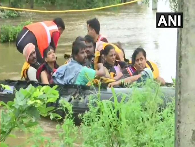flood hits worst 4 states more than 125 killed | Floods : महाराष्ट्रासह चार राज्यात पावसाचा कहर; 125 जणांचा मृत्यू flood hits worst 4 states more than 125 killed | Floods : महाराष्ट्रासह चार राज्यात पावसाचा कहर; 125 जणांचा मृत्यू