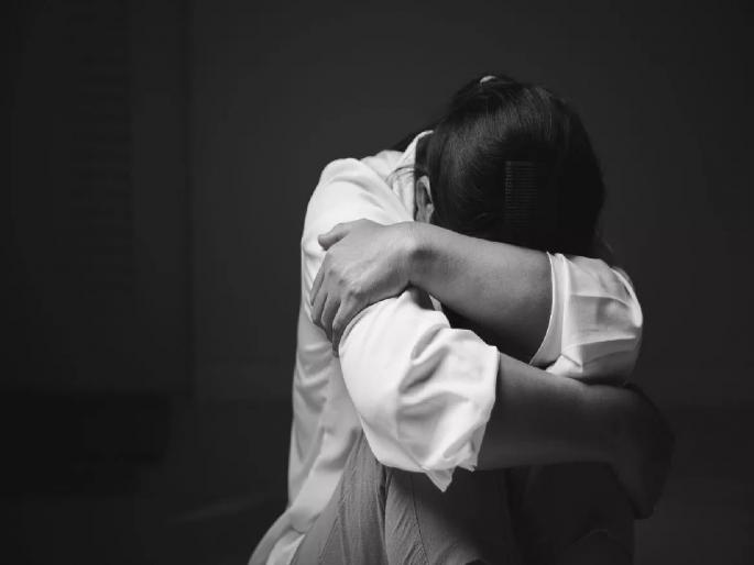 14-year-old Class IX girl in Karnataka's Chikkaballapura gives birth, police files case under POCSO | कर्नाटक: नववीतील विद्यार्थीनीनं बाळाला जन्म दिला; गर्भवती असल्याची माहिती नव्हती, गुन्हा दाखल 14-year-old Class IX girl in Karnataka's Chikkaballapura gives birth, police files case under POCSO | कर्नाटक: नववीतील विद्यार्थीनीनं बाळाला जन्म दिला; गर्भवती असल्याची माहिती नव्हती, गुन्हा दाखल