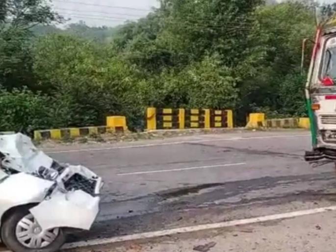 6 killed in horrific accident in Karnataka, car and truck collide | कर्नाटकात भीषण अपघात, कार आणि ट्रकच्या धडकेत ६ जणांचा मृत्यू 6 killed in horrific accident in Karnataka, car and truck collide | कर्नाटकात भीषण अपघात, कार आणि ट्रकच्या धडकेत ६ जणांचा मृत्यू