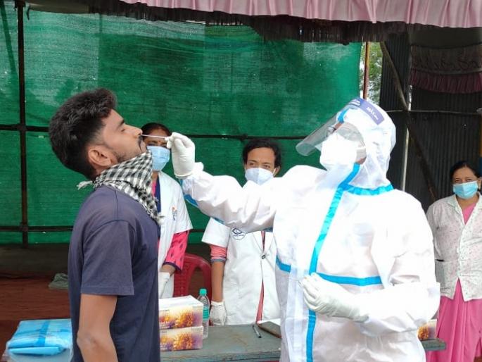 Coronavirus Rapid test for those entering Karnataka from Maharashtra started by the state government | Coronavirus : महाराष्ट्रातून कर्नाटकात प्रवेश करणार्यांची रॅपिड टेस्ट; कर्नाटक सरकारनं केली सुरूवात Coronavirus Rapid test for those entering Karnataka from Maharashtra started by the state government | Coronavirus : महाराष्ट्रातून कर्नाटकात प्रवेश करणार्यांची रॅपिड टेस्ट; कर्नाटक सरकारनं केली सुरूवात